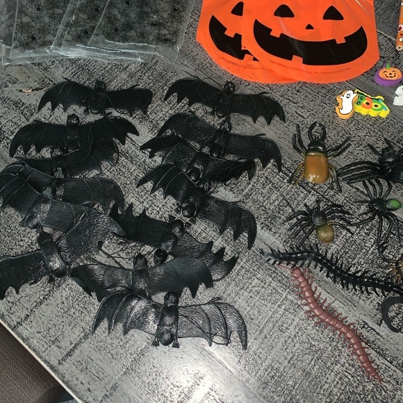 Halloween Party Favor Bags, goodies Decorations Toys, bugs, pencils, erasers - Picture 5 of 5